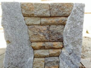 Manufactured block conforming to the shape of the natural stone - as it should be